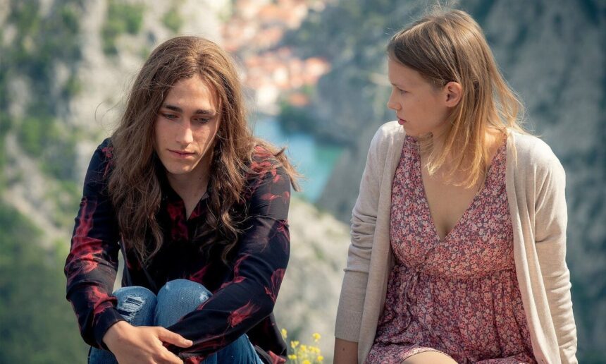 Meira Durand Ein Name zwischen Identität Neugier und Interpretation